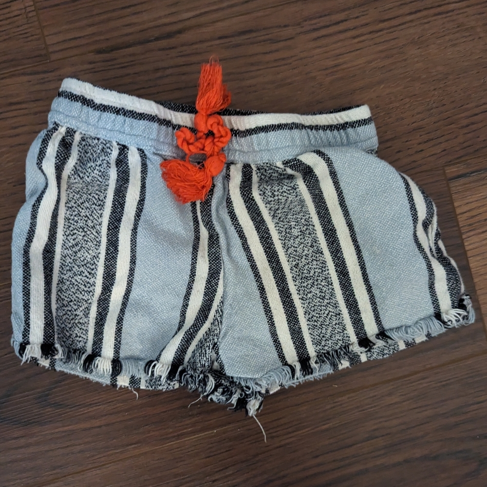 Bundle 4/$20 baby shorts made in india size 3T stripes striped blue